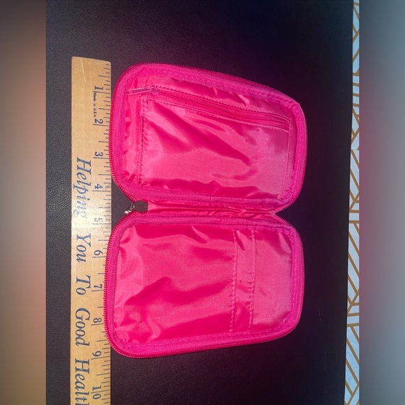 Pink Quilted Wristlet Lily Reese Geo Pattern - Picture 6 of 7